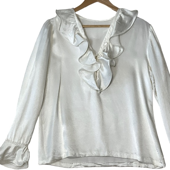 VINTAGE sz Medium Blouse Ruffle Wrists & Collar V Neck Popover Cream Yellow - Picture 1 of 7